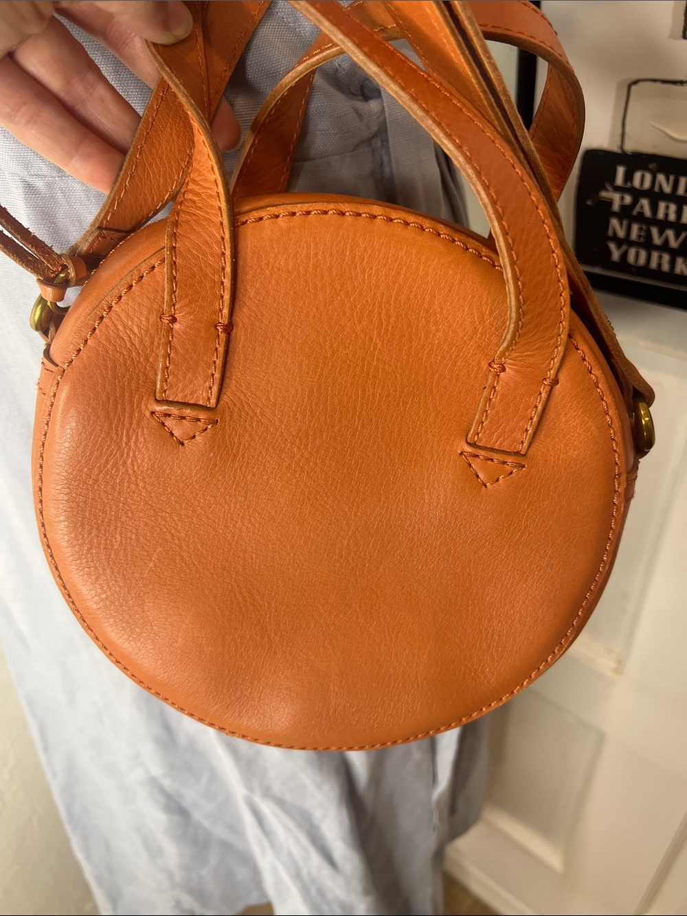 Madewell Juno Leather Circle Bag in Burnt Orange - Picture 3 of 10